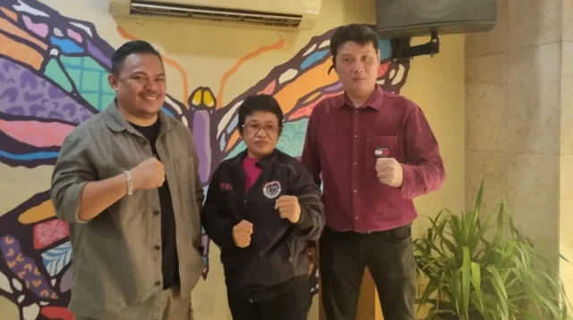 Konferensi pers Kejuaraan Nasional Tarung Bebas Indonesia (TBI) 2024 di Surabaya, Kamis (10/10/2024). (ANTARA)