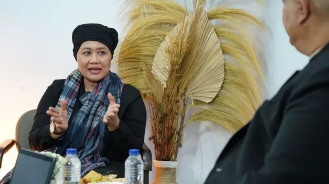 Calon Gubernur Jawa Timur nomor urut 1 Luluk Nur Hamidah, saat dialog di Surabaya, beberapa waktu lalu. ANTARA/HO-Tim Pemenangan Luluk-Lukman