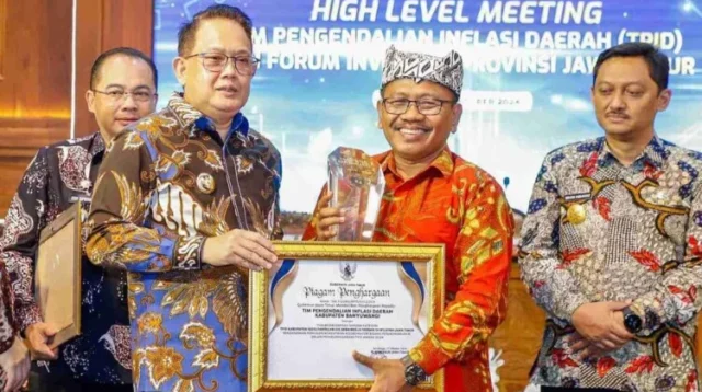 Plt. Bupati Banyuwangi Sugirah dalam forum High Level Meeting (HLM) TPID dan Forum Investasi Jawa Timur