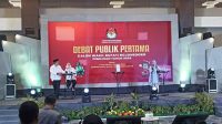 Debat perdana calon kepala daerah yang digelar oleh Komisi Pemilihan Umum (KPU) Bojonegoro, Sabtu (19/10/24) malam berakhir ricuh. (Foto: Dedi Mahdi).