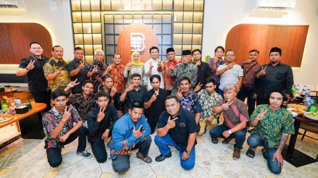 Khofifah-Emil silaturahmi dengan tokoh pimpinan Persaudaraan Setia Hati Winongo (PSWH) se-Mataraman