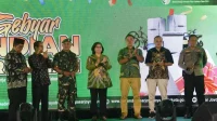 Pj Wali Kota Kediri Zanariah dalam acara Refleksi Kinerja Perumda Pasar Joyoboyo, di Pasar Setonobetek, Kota Kediri, Jawa Timur. ANTARA