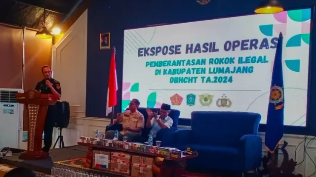 Bagus Sulistijono, Kepala Kantor Bea Cukai Probolinggo ketika memberikan sambutan dalam kegiatan ekspose hasil operasi, Rabu (11/12/2024). (jatimhariini.co.id)