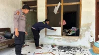 setelah pelemparan batu dan tinja hingga menyebabkan kaca pecah. Sumber foto: https://www.detik.com/jatim