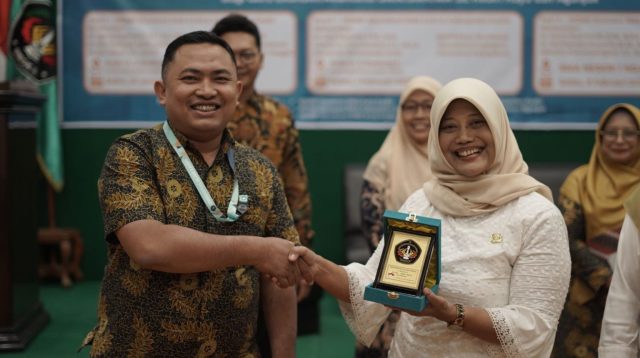 Seminar regional Uniska Kediri. [Joko]