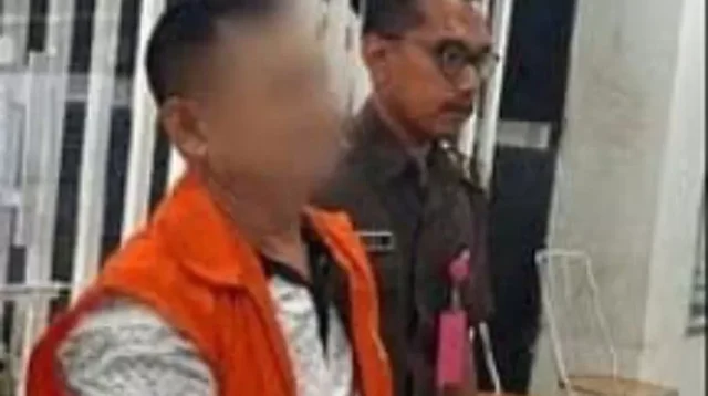 Terpidana Hari saat digiring oleh pihak Kejaksaan ke Lapas Kediri
