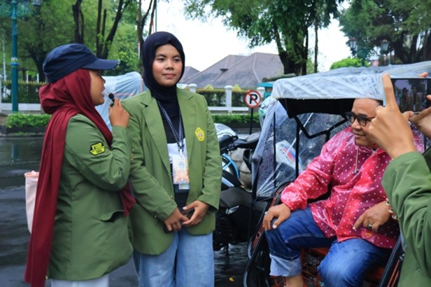 Mahasiswa Linguistik UPNVJT